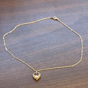 NWOT Gold Heart Pendant Necklace 🌺